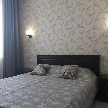 Golfstrim Genuezska 24 Апартаменти *